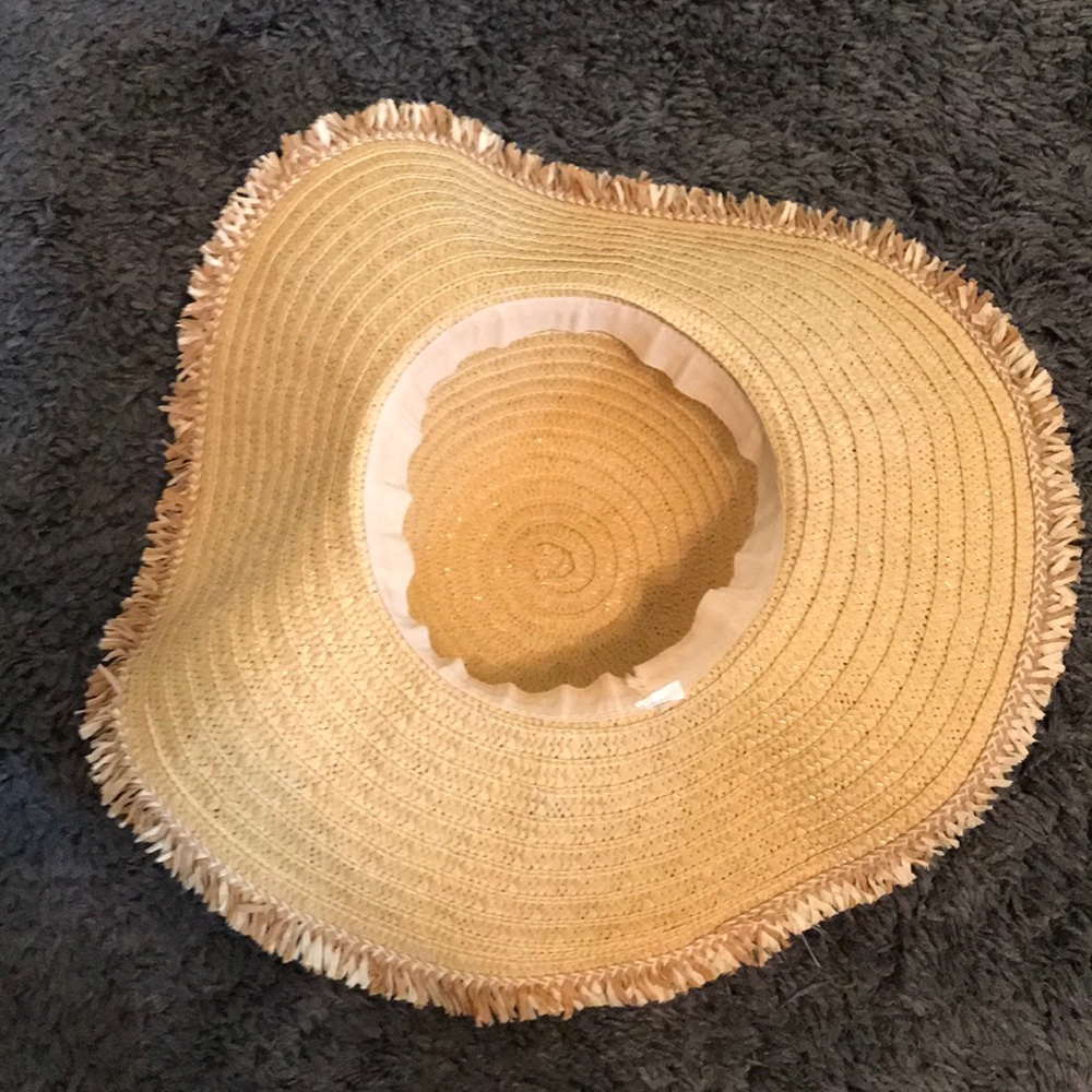 Straw hat - Picture 4 of 4